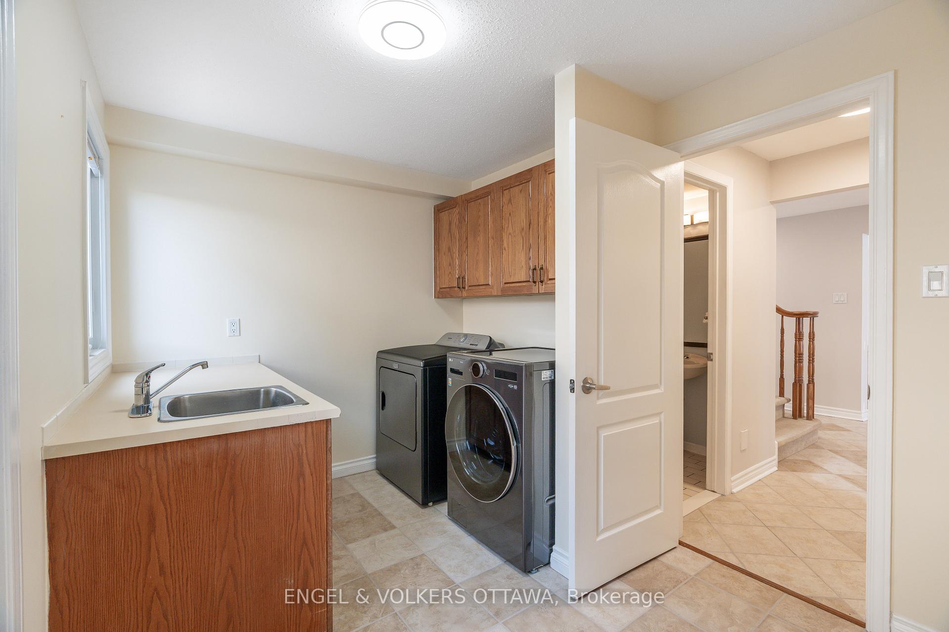 Photo 22 of 44 Chatham Gardens, Ottawa, Barrhaven - Cedargrove/Fraserdale — HOMEH