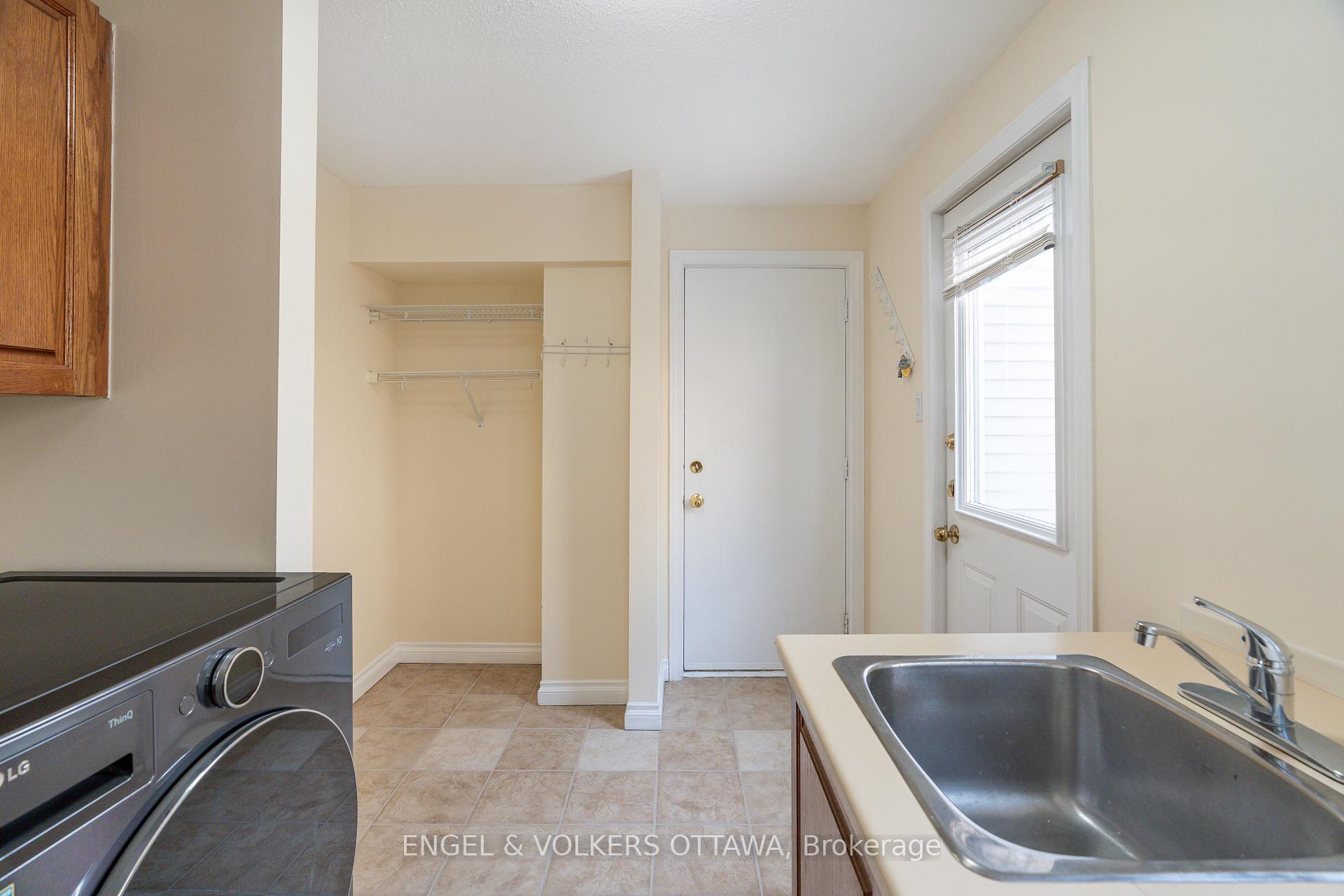 Photo 23 of 44 Chatham Gardens, Ottawa, Barrhaven - Cedargrove/Fraserdale — HOMEH