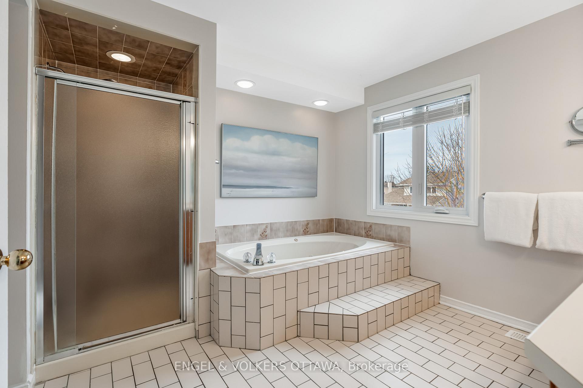 Photo 31 of 44 Chatham Gardens, Ottawa, Barrhaven - Cedargrove/Fraserdale — HOMEH