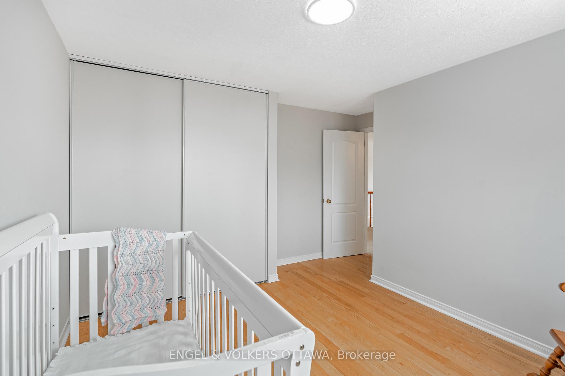 Photo 37 of 44 Chatham Gardens, Ottawa, Barrhaven - Cedargrove/Fraserdale — HOMEH