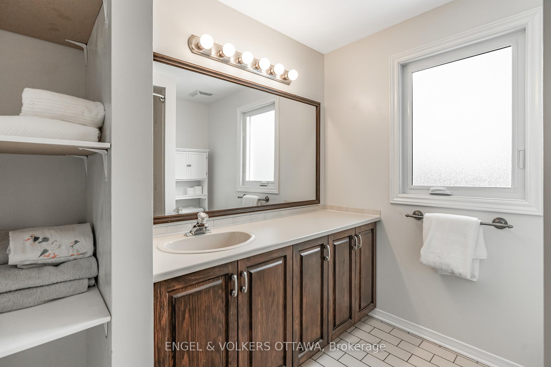 Photo 39 of 44 Chatham Gardens, Ottawa, Barrhaven - Cedargrove/Fraserdale — HOMEH