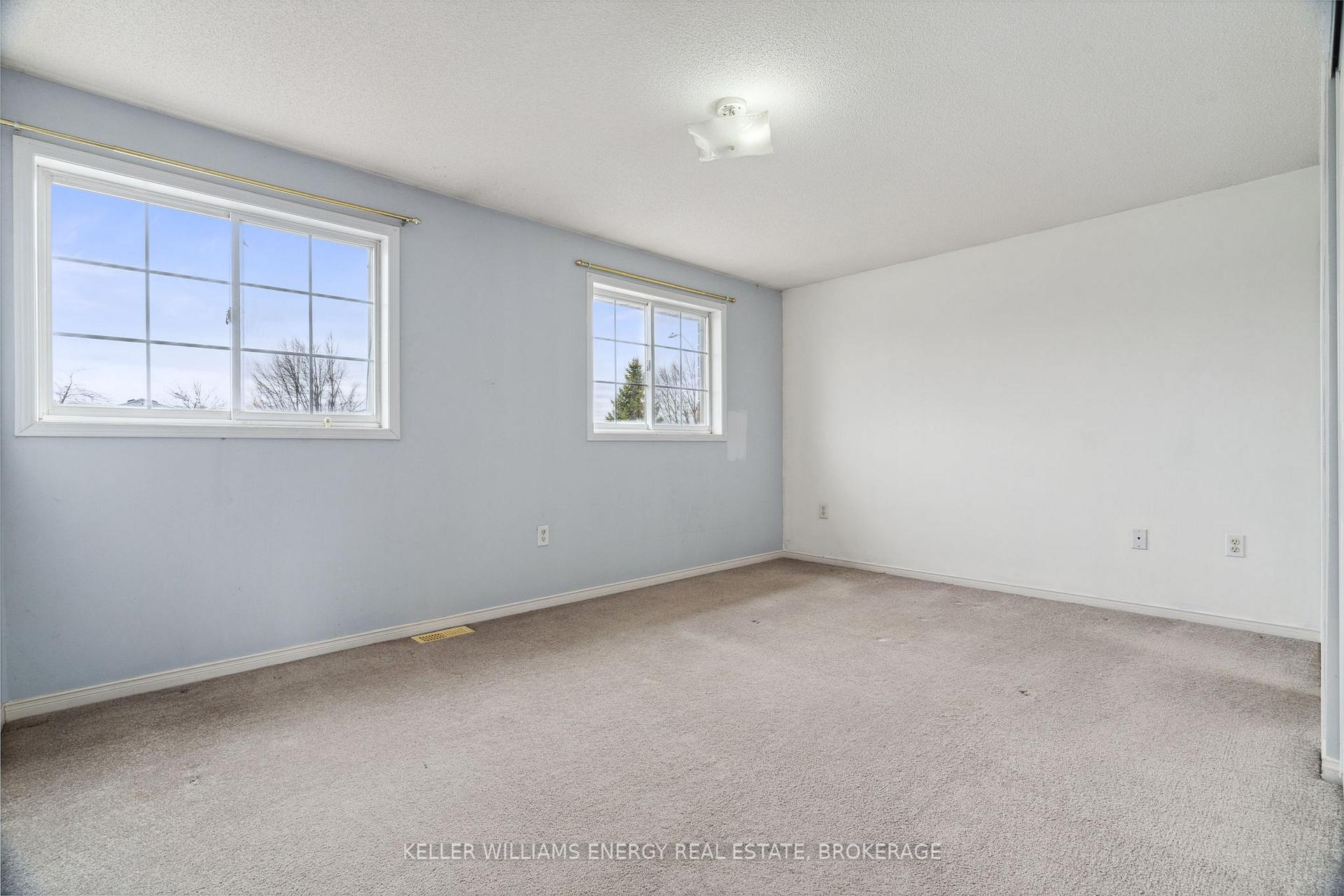 Photo 13 of 31 Downing Crescent, Barrie, Holly — HOMEH