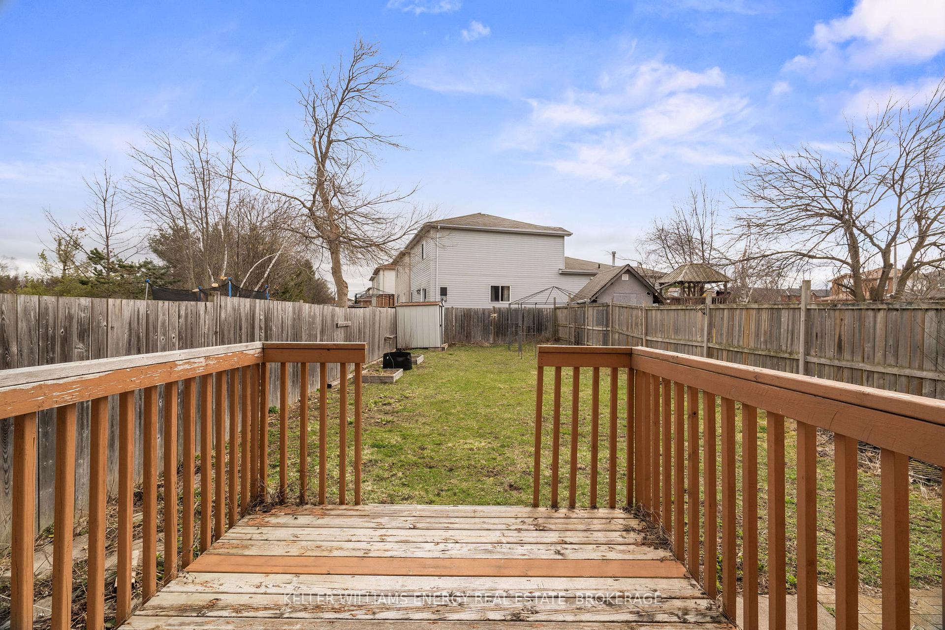 Photo 23 of 31 Downing Crescent, Barrie, Holly — HOMEH