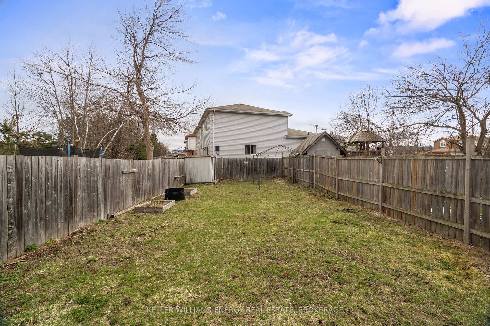 Photo 24 of 31 Downing Crescent, Barrie, Holly — HOMEH