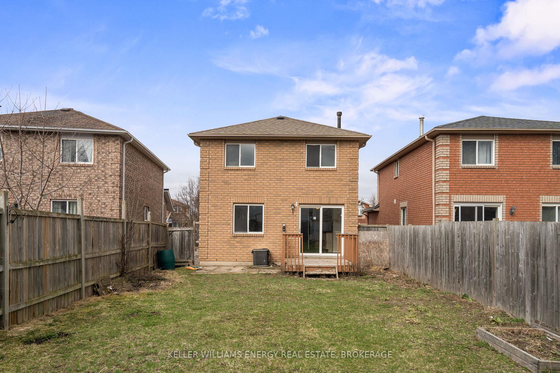 Photo 25 of 31 Downing Crescent, Barrie, Holly — HOMEH