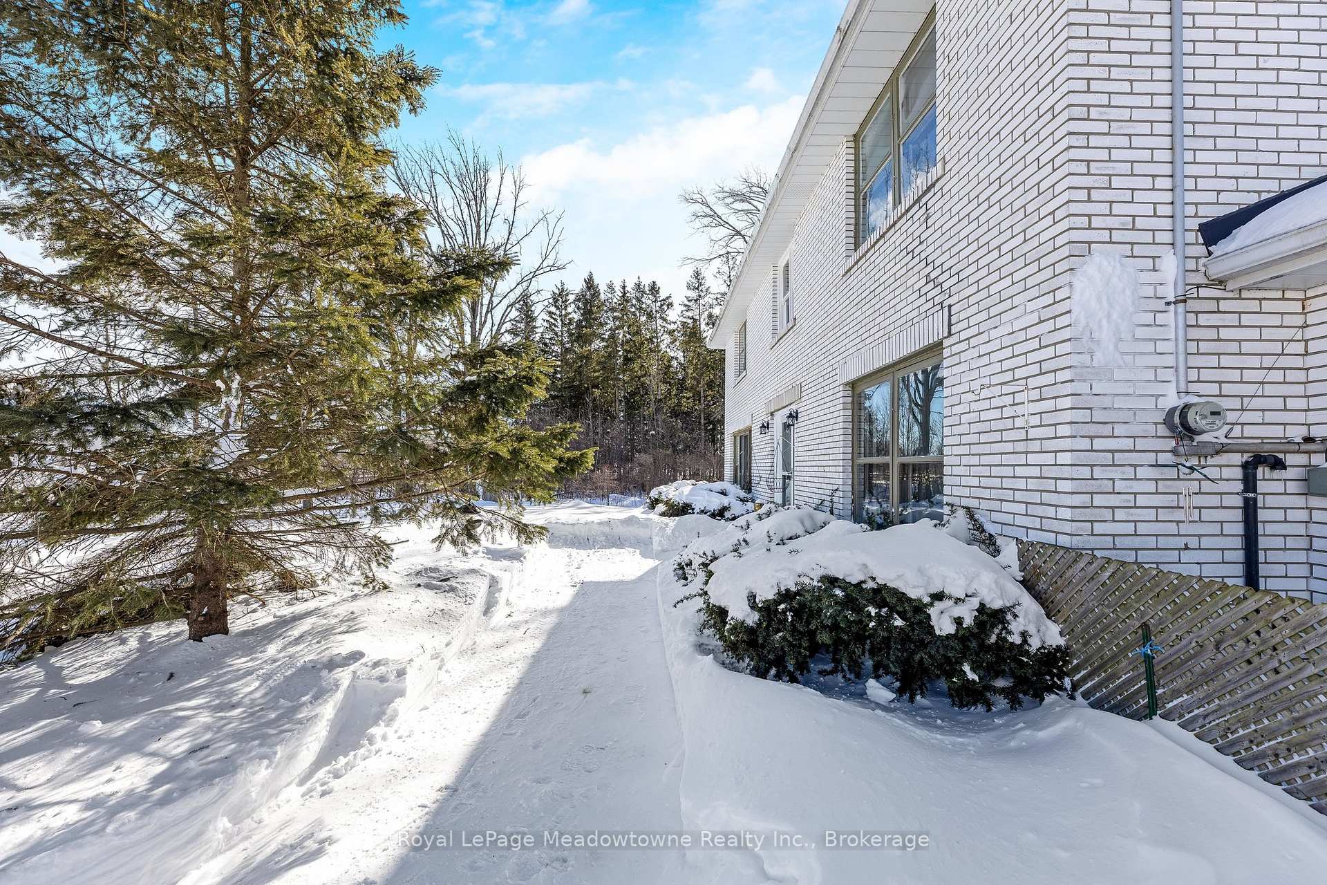 Photo 7 of 5636 Bell School Line, Burlington, Rural Burlington — HOMEH