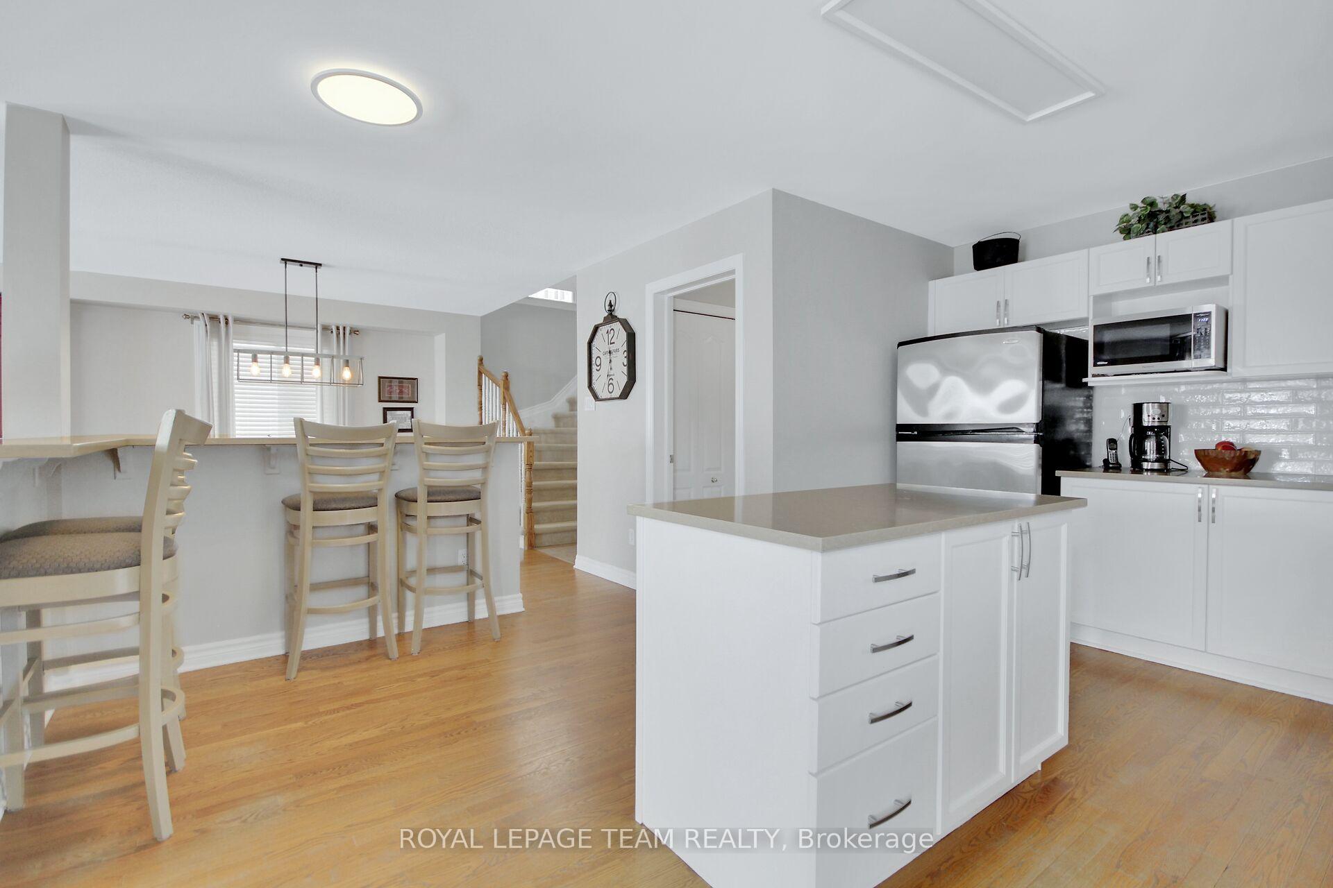 Photo 19 of 38 Knowlton Drive, Ottawa, Barrhaven East — HOMEH