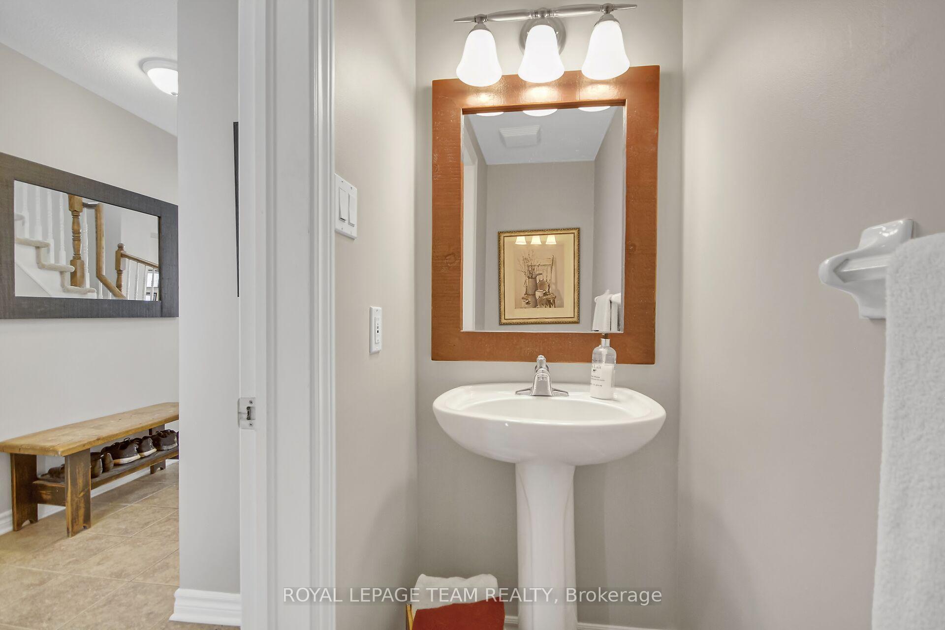 Photo 21 of 38 Knowlton Drive, Ottawa, Barrhaven East — HOMEH