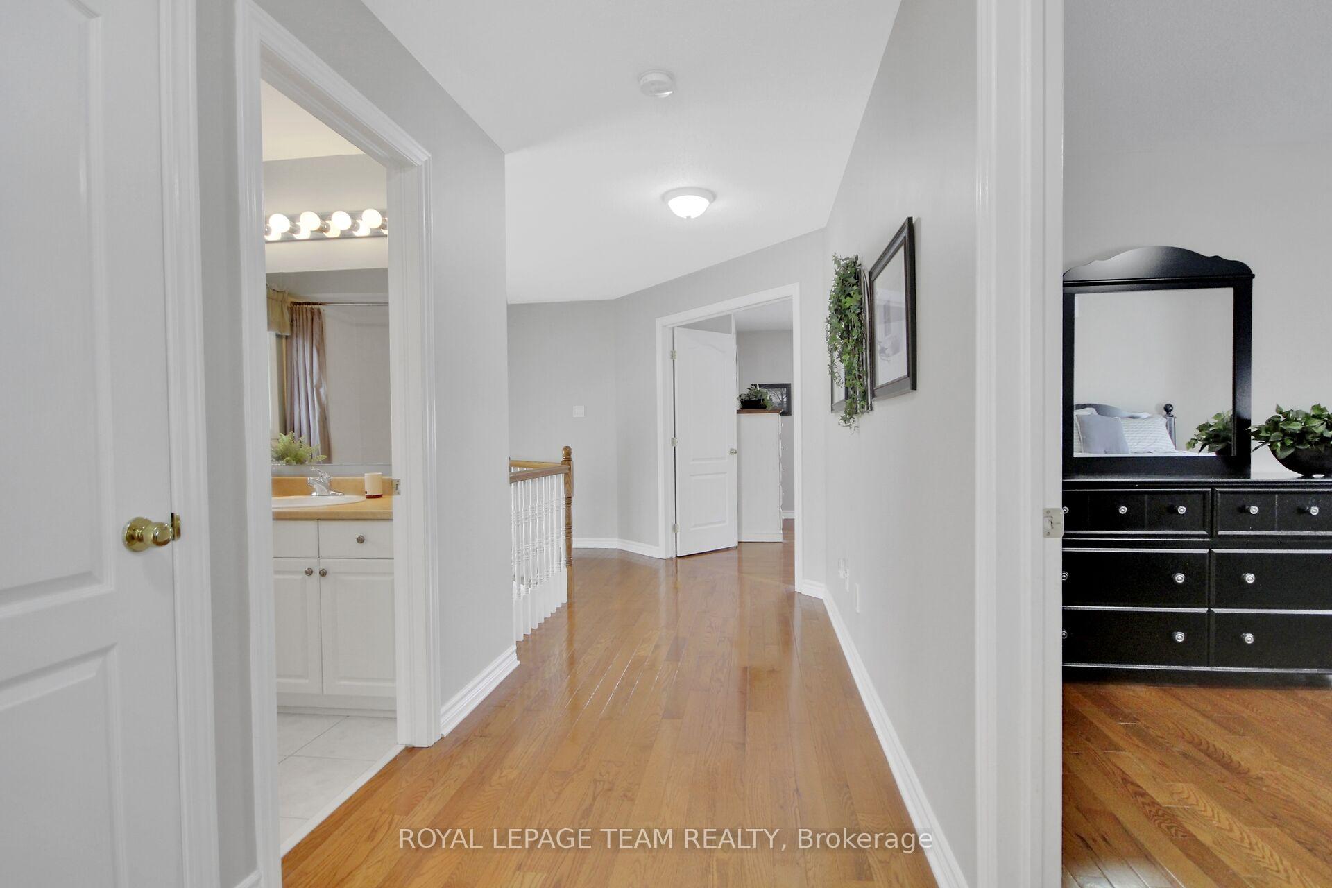 Photo 24 of 38 Knowlton Drive, Ottawa, Barrhaven East — HOMEH
