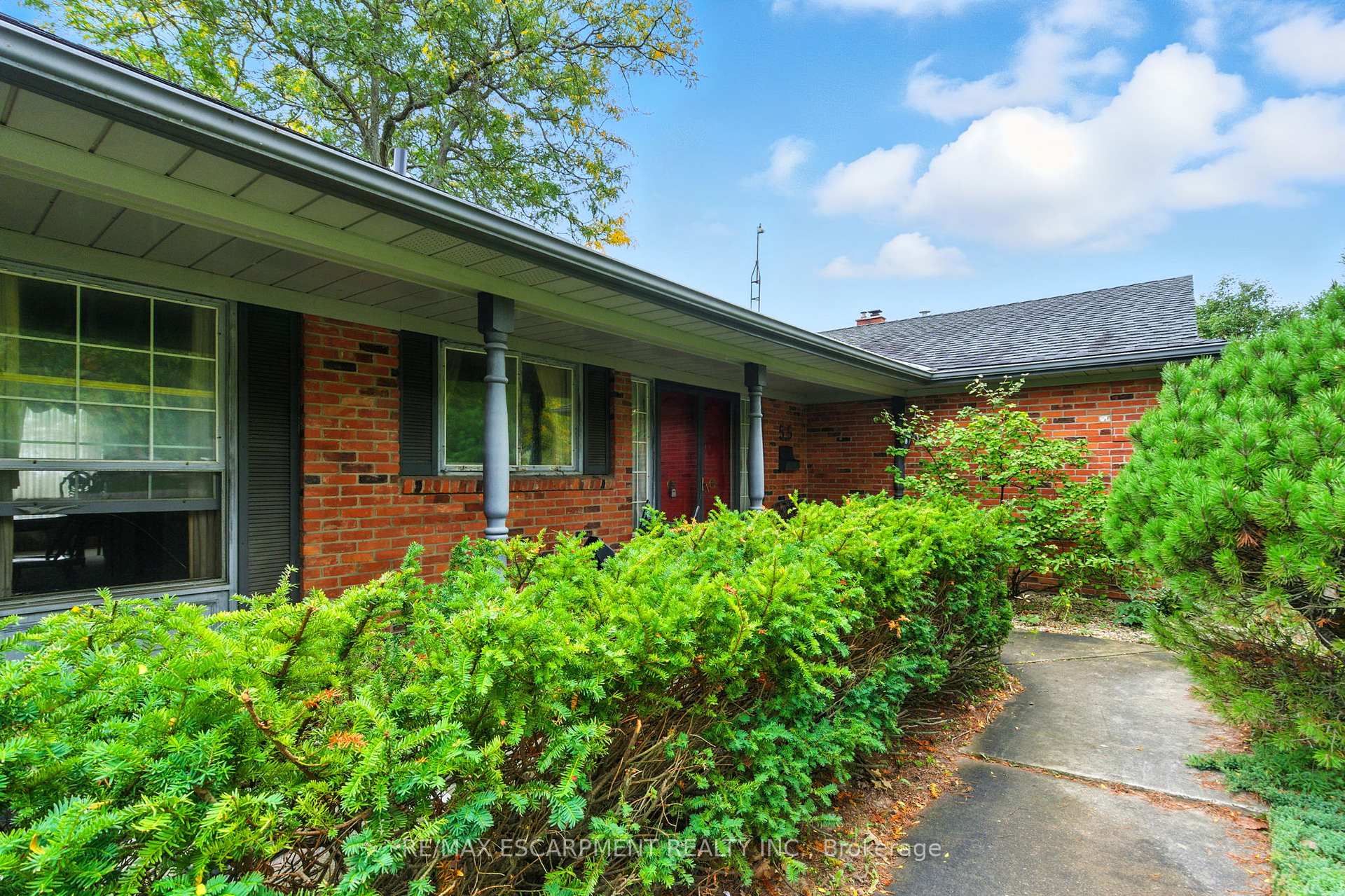 Photo 3 of 55 Overdale Avenue, Hamilton, Waterdown — HOMEH