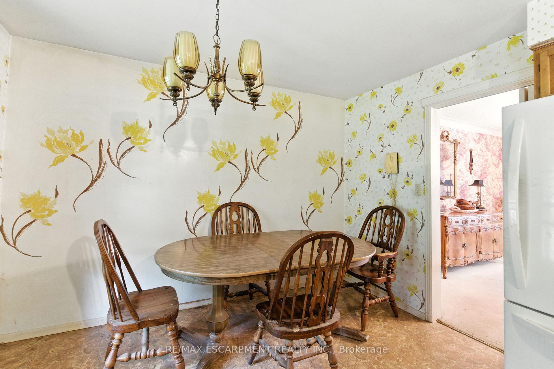 Photo 11 of 55 Overdale Avenue, Hamilton, Waterdown — HOMEH