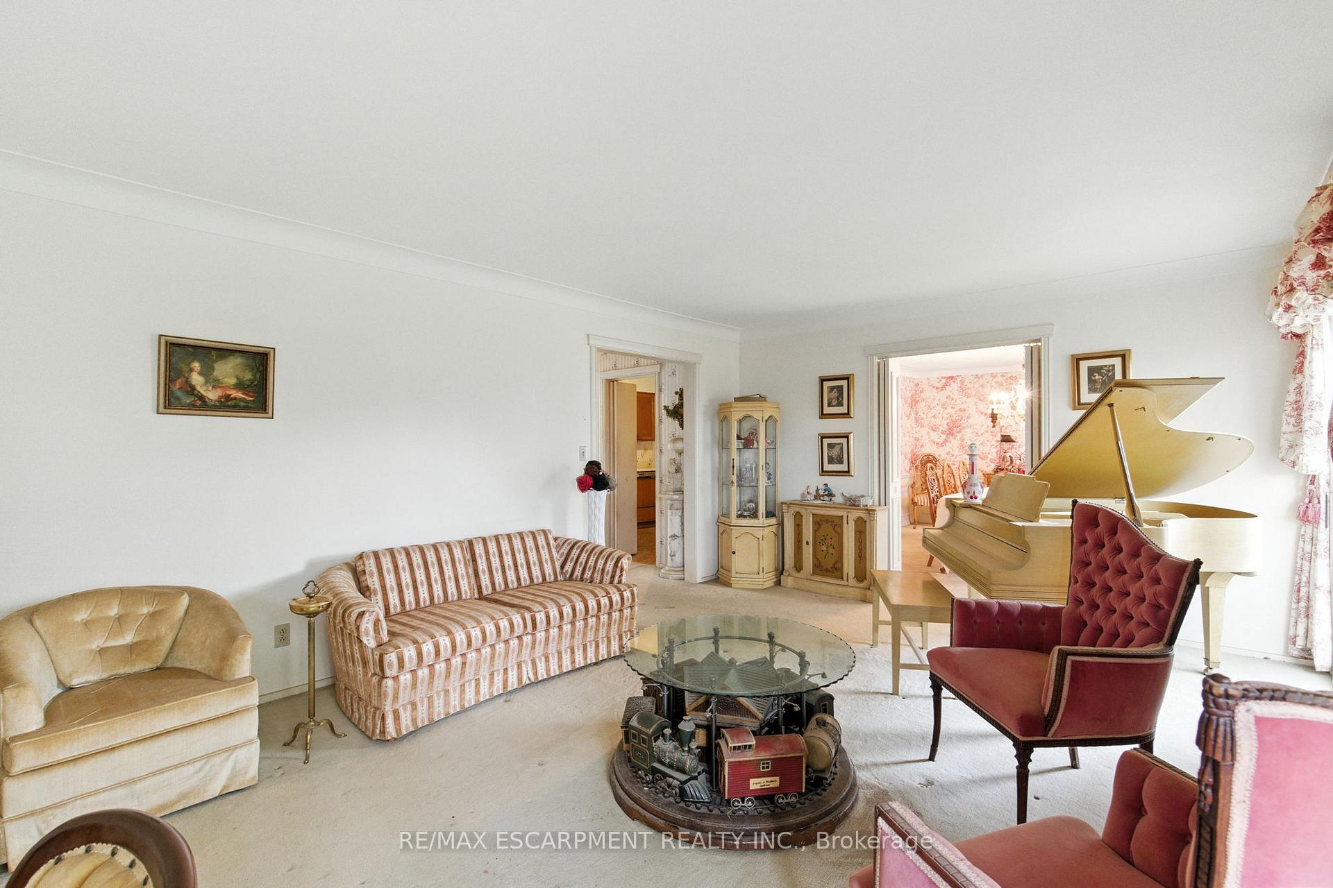 Photo 17 of 55 Overdale Avenue, Hamilton, Waterdown — HOMEH