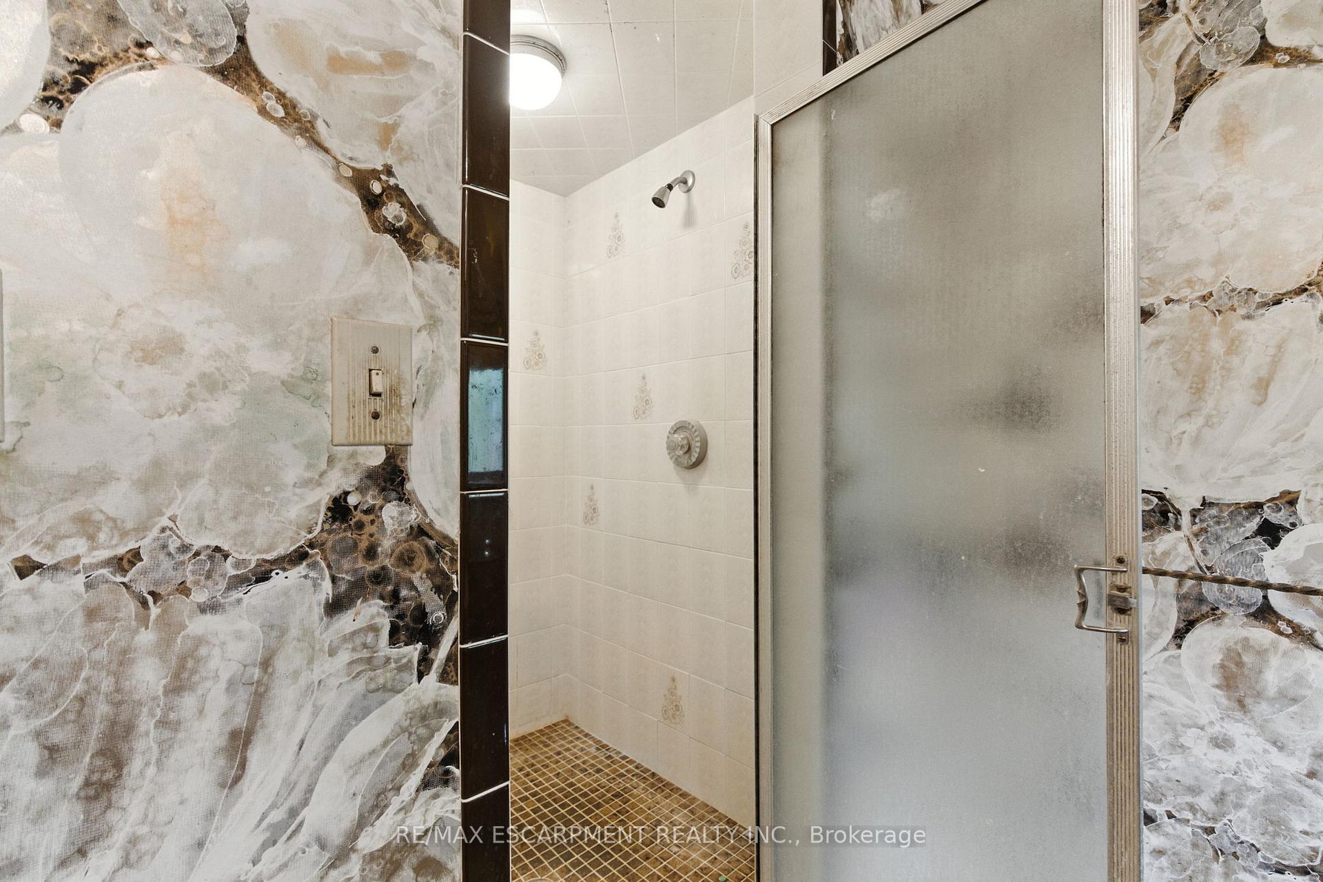 Photo 24 of 55 Overdale Avenue, Hamilton, Waterdown — HOMEH
