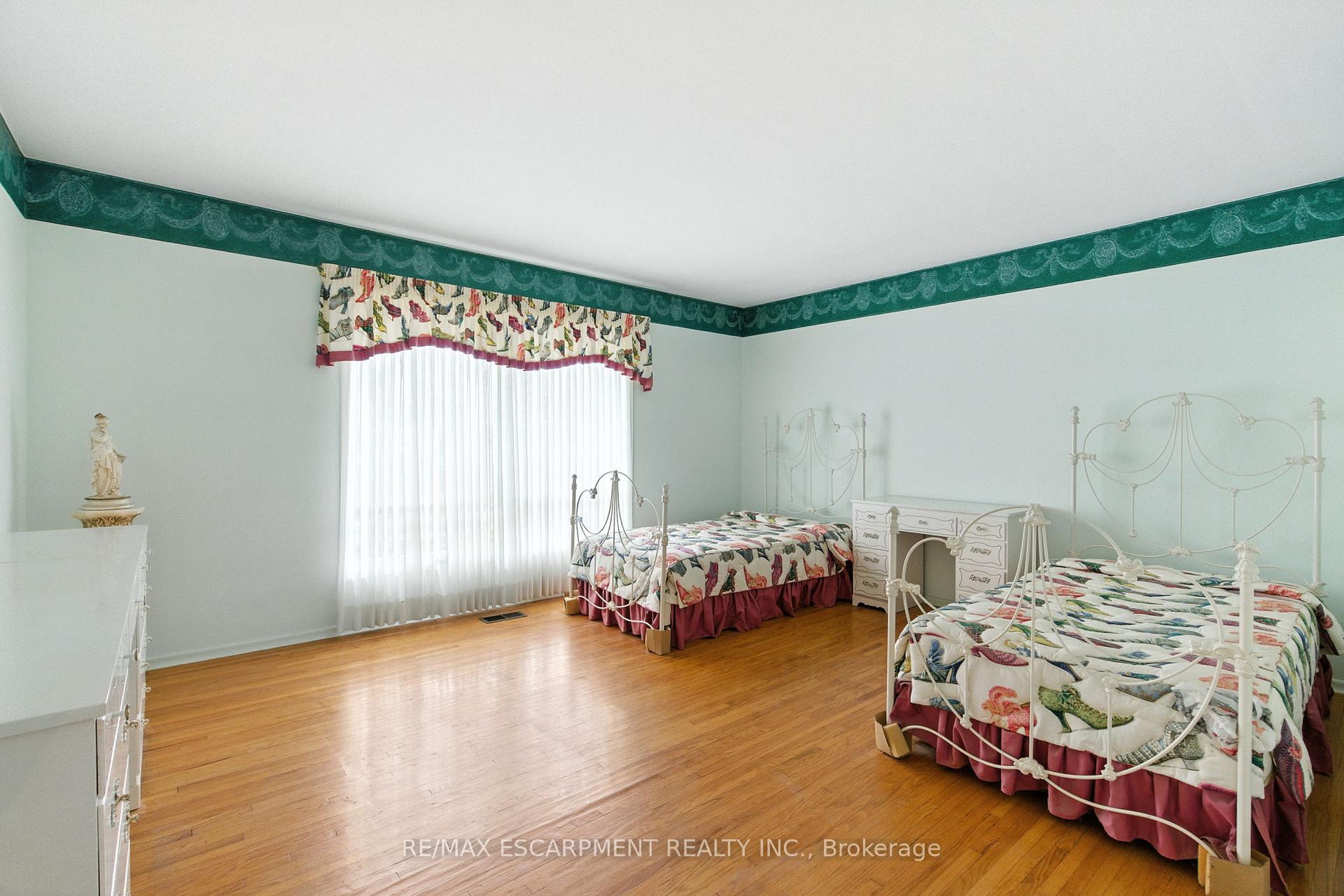 Photo 26 of 55 Overdale Avenue, Hamilton, Waterdown — HOMEH
