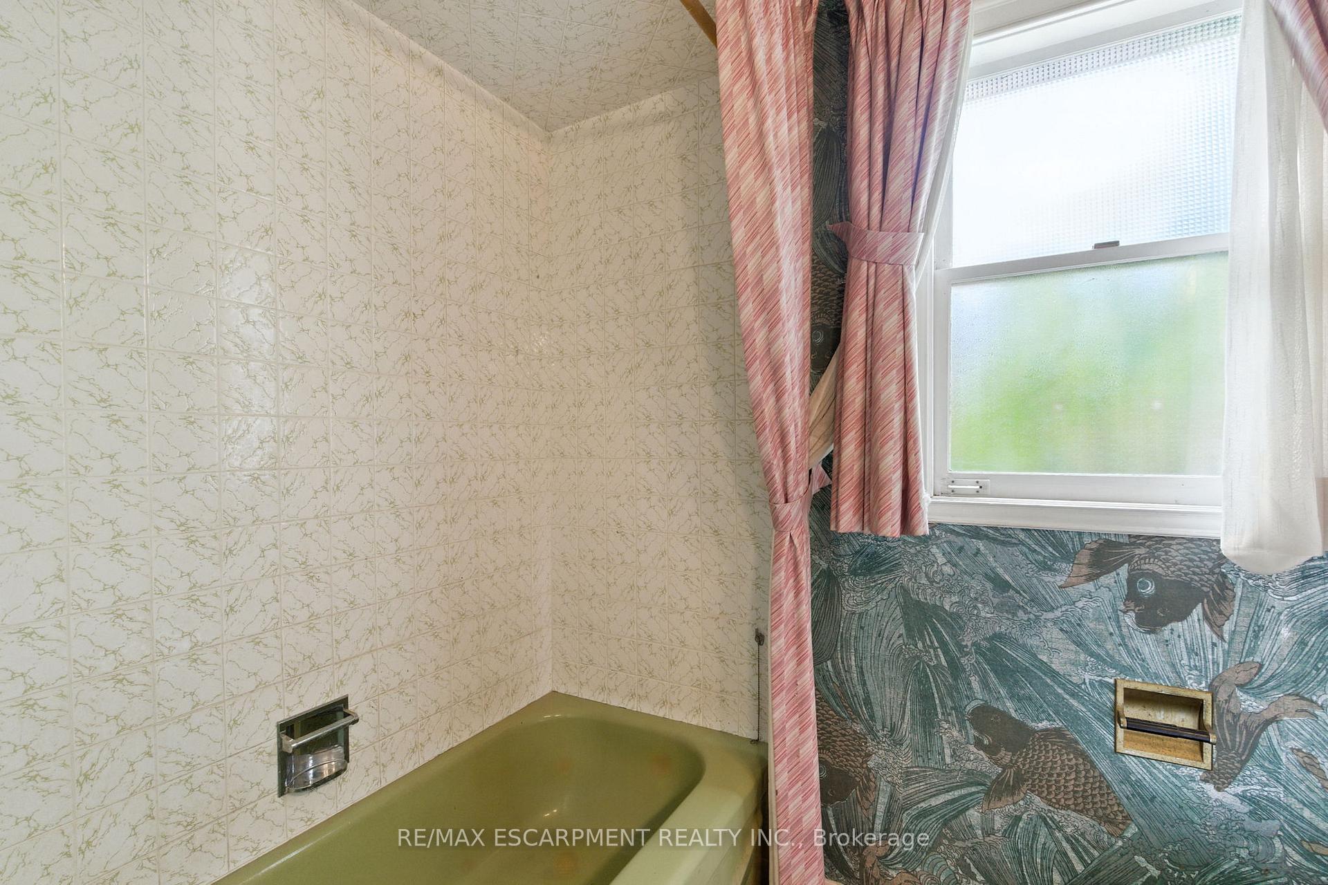 Photo 29 of 55 Overdale Avenue, Hamilton, Waterdown — HOMEH