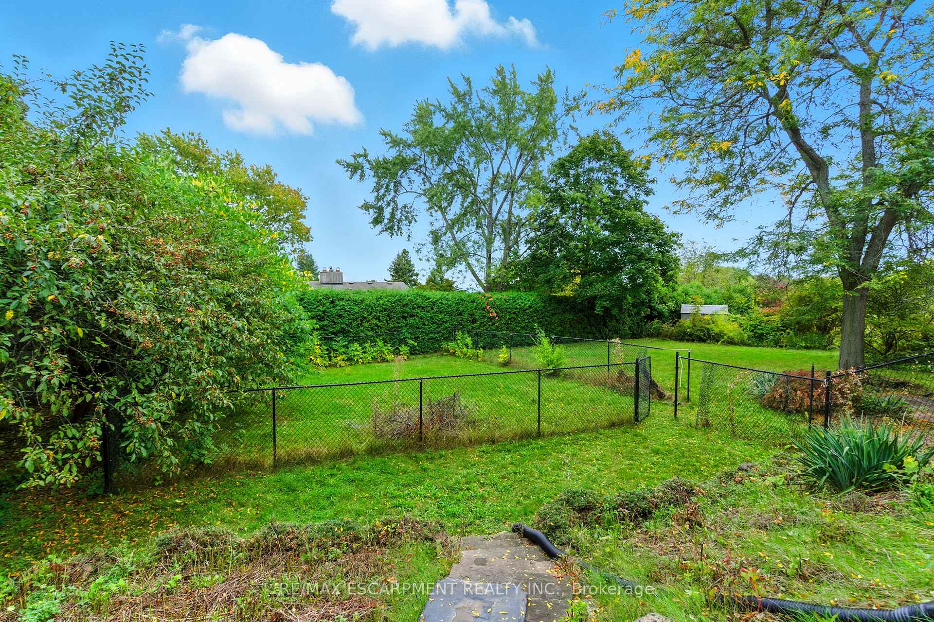 Photo 38 of 55 Overdale Avenue, Hamilton, Waterdown — HOMEH