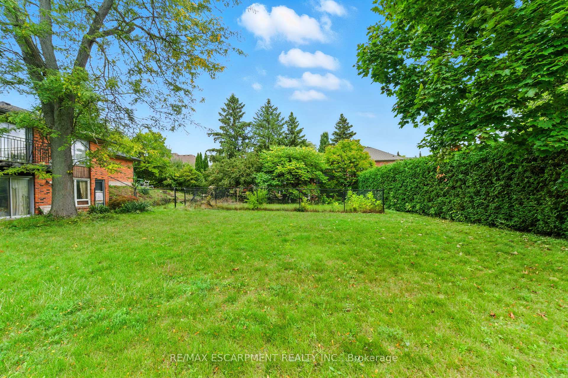 Photo 41 of 55 Overdale Avenue, Hamilton, Waterdown — HOMEH