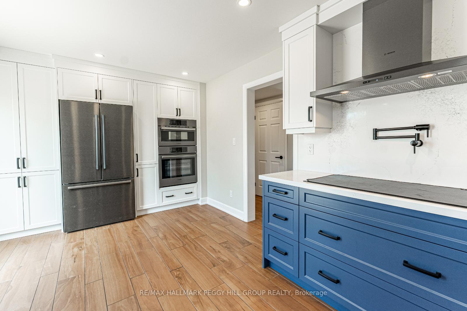 Photo 4 of 67 Springhome Road, Barrie, Allandale Heights — HOMEH
