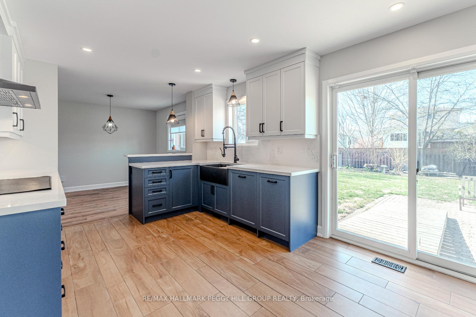 Photo 5 of 67 Springhome Road, Barrie, Allandale Heights — HOMEH