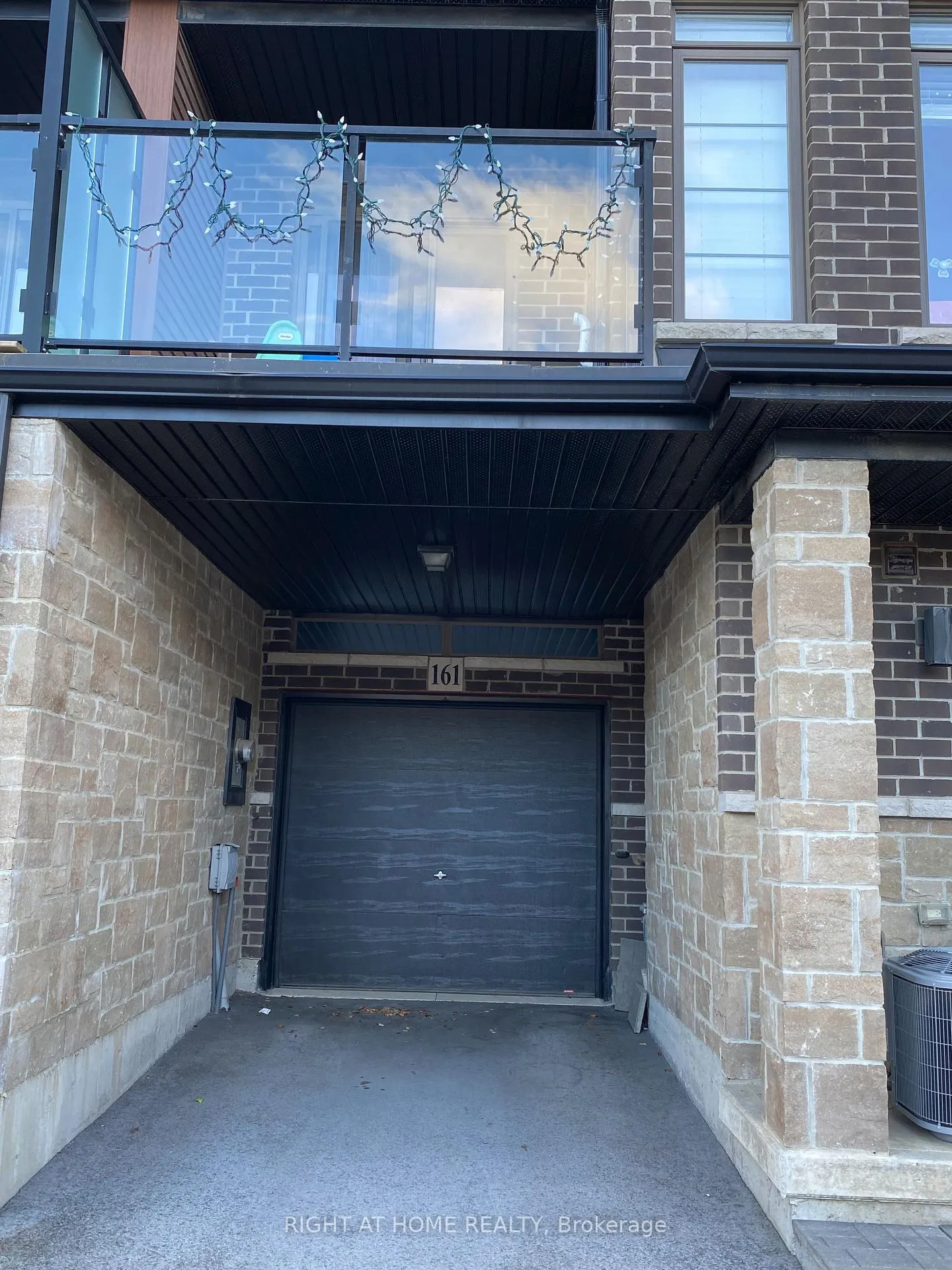 Photo 2 of Unit 161, 30 Times Square Boulevard, Hamilton, Stoney Creek — HOMEH