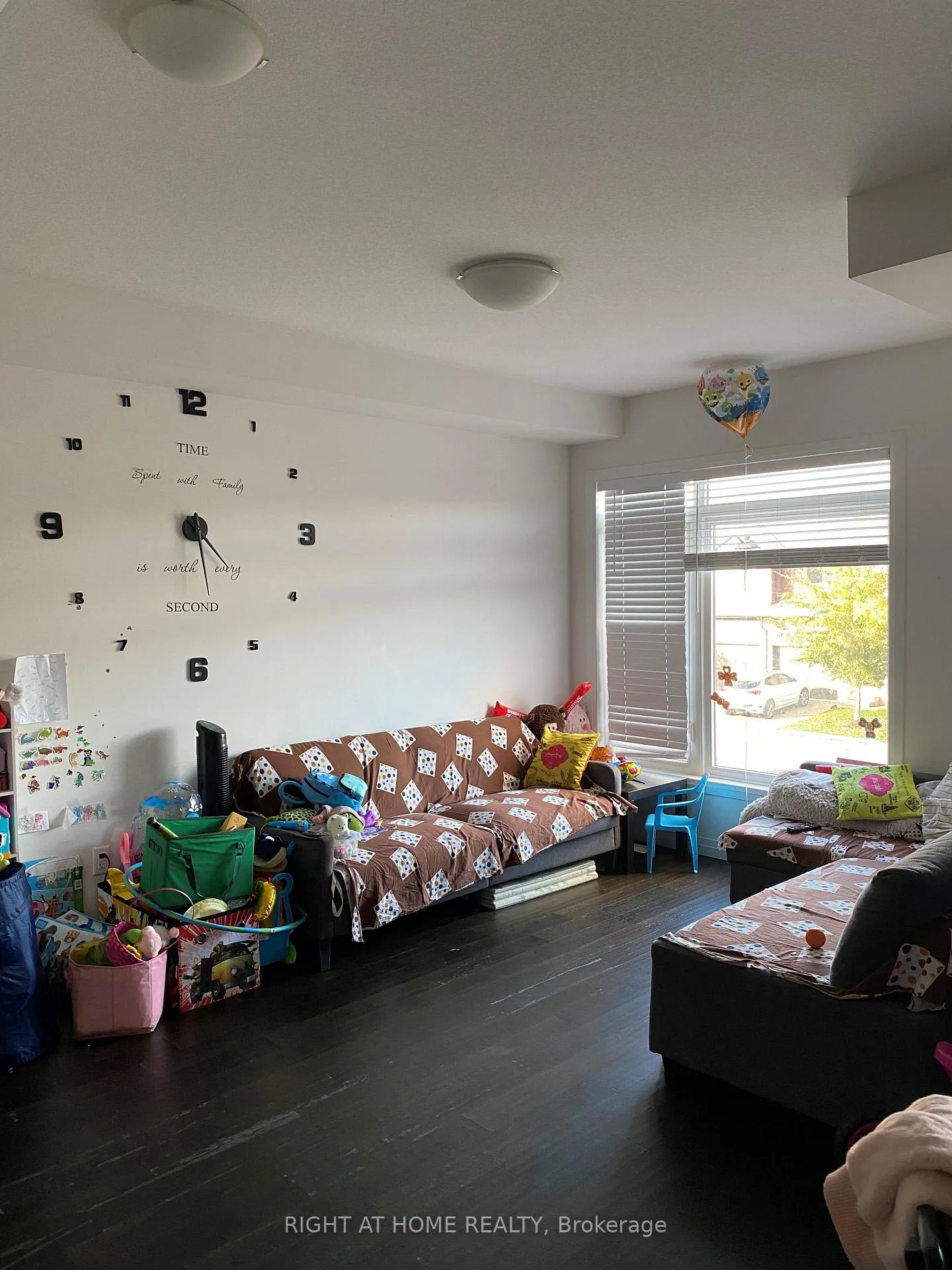 Photo 3 of Unit 161, 30 Times Square Boulevard, Hamilton, Stoney Creek — HOMEH