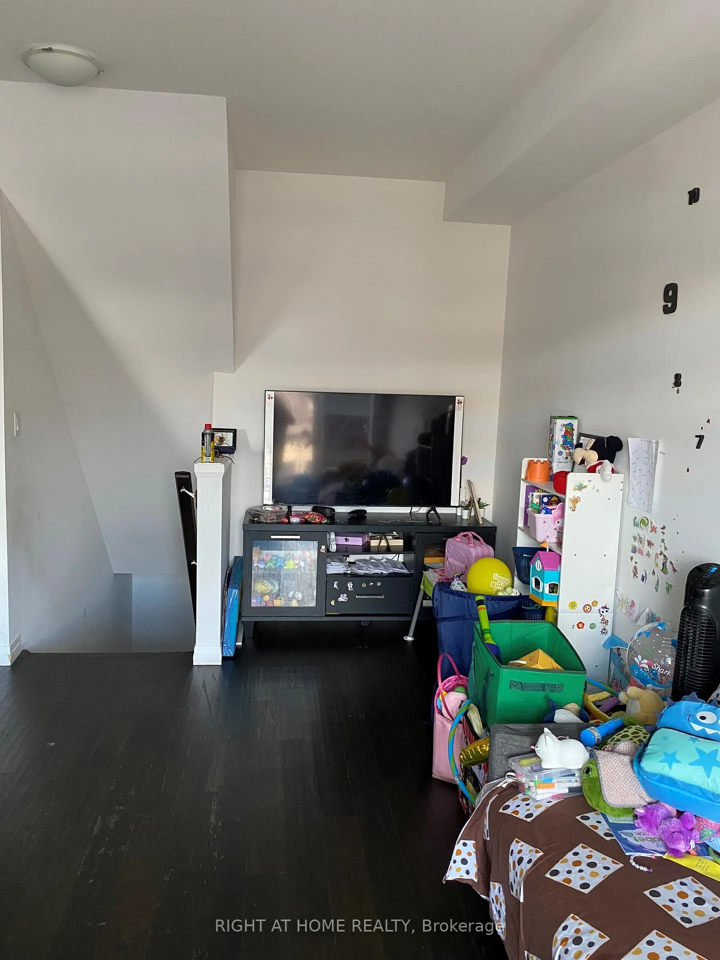 Photo 6 of Unit 161, 30 Times Square Boulevard, Hamilton, Stoney Creek — HOMEH
