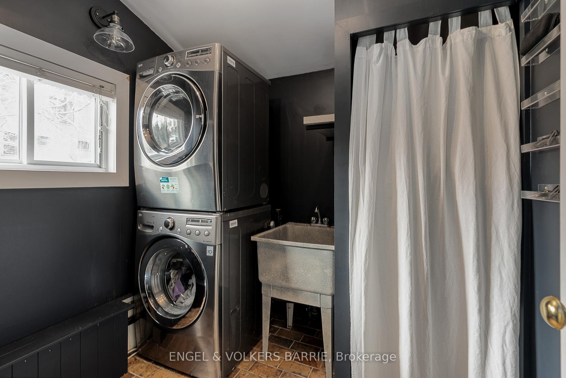 Photo 3 of 190 Shanty Bay Road, Barrie, North Shore — HOMEH