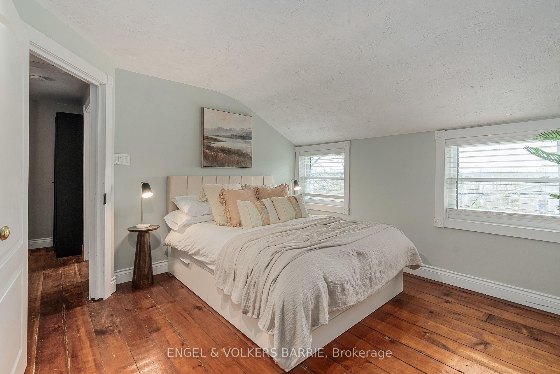 Photo 5 of 190 Shanty Bay Road, Barrie, North Shore — HOMEH