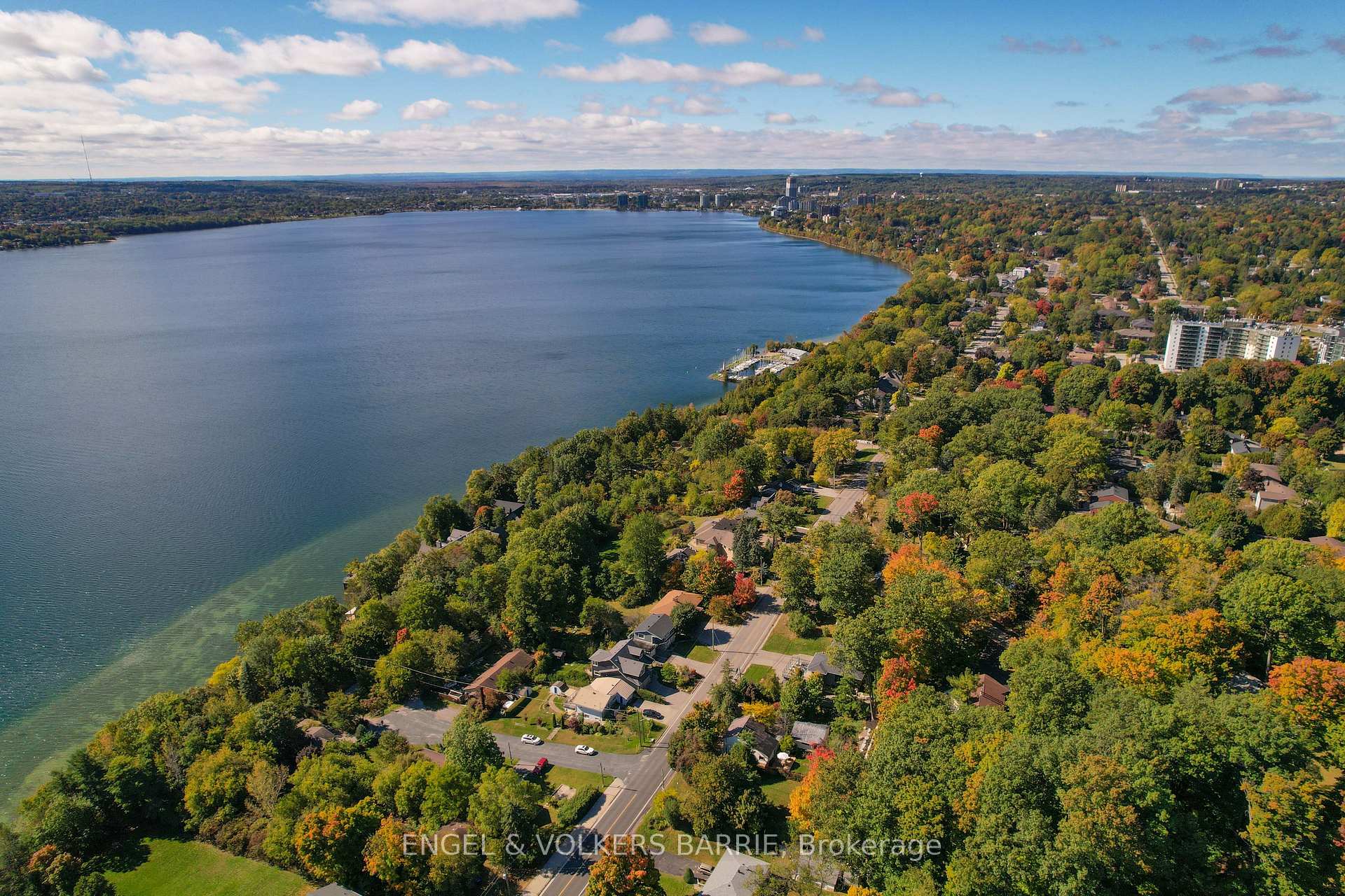 Photo 16 of 190 Shanty Bay Road, Barrie, North Shore — HOMEH