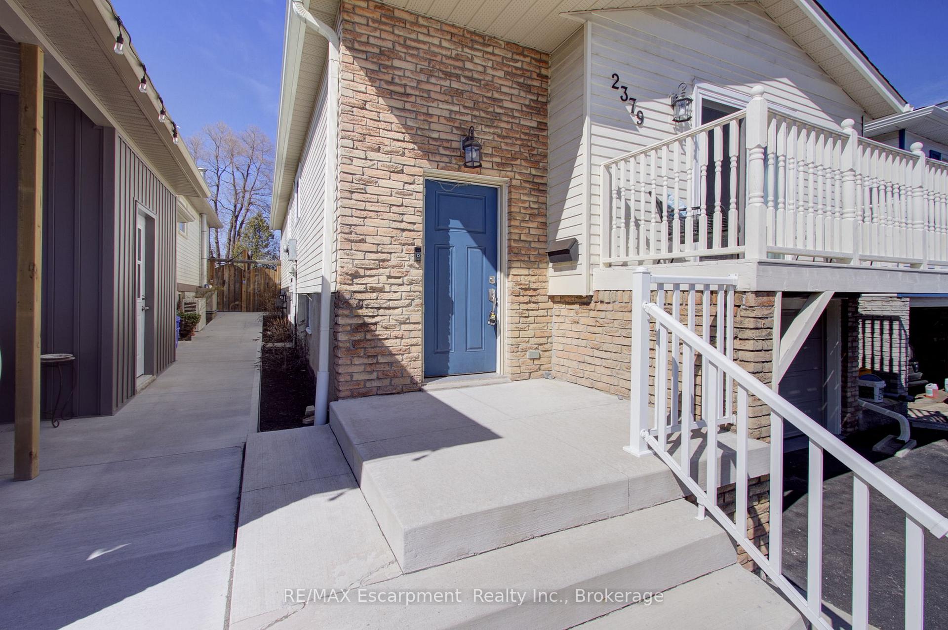 Photo 2 of 2379 Malcolm Crescent, Burlington, Brant Hills — HOMEH