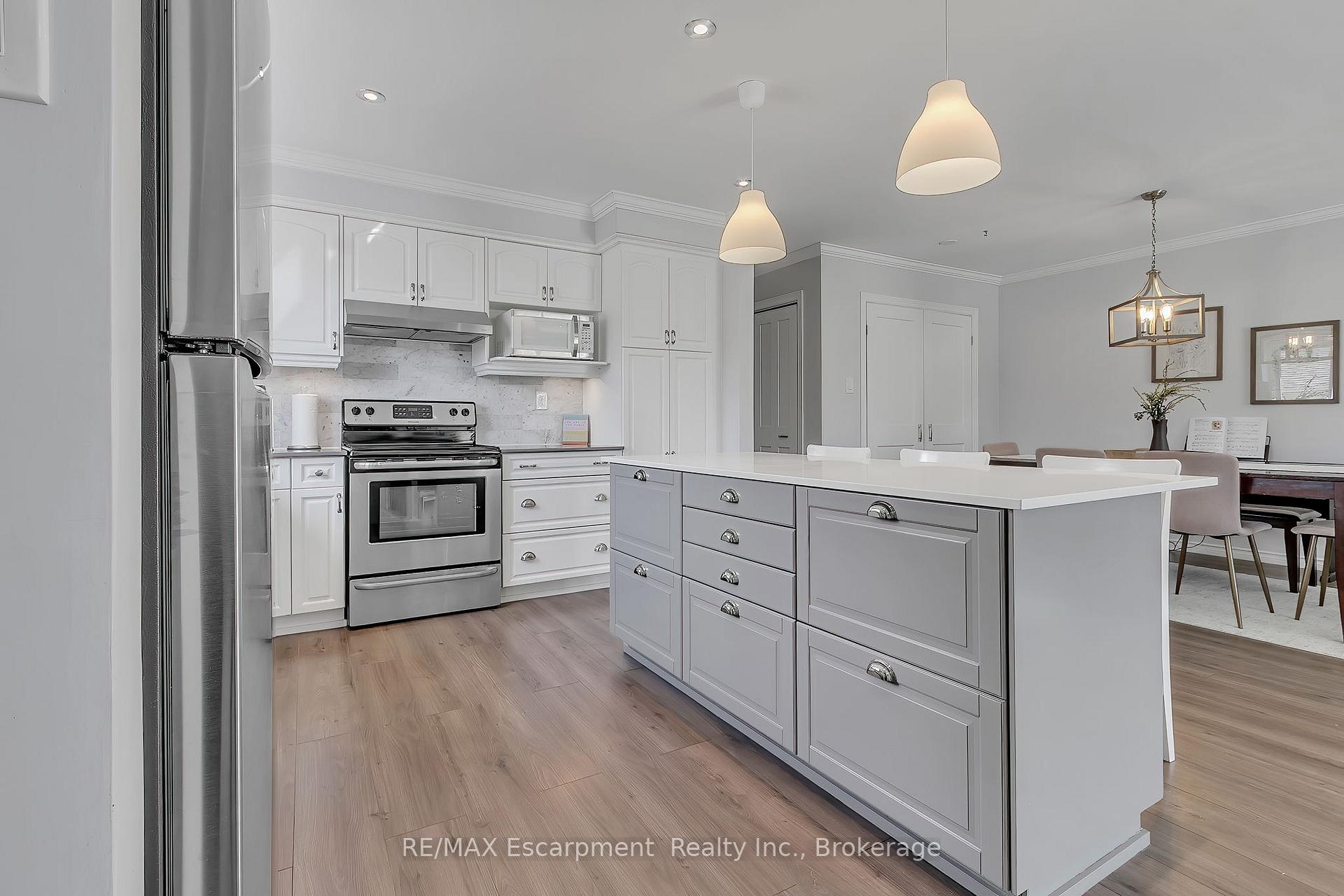 Photo 7 of 2379 Malcolm Crescent, Burlington, Brant Hills — HOMEH