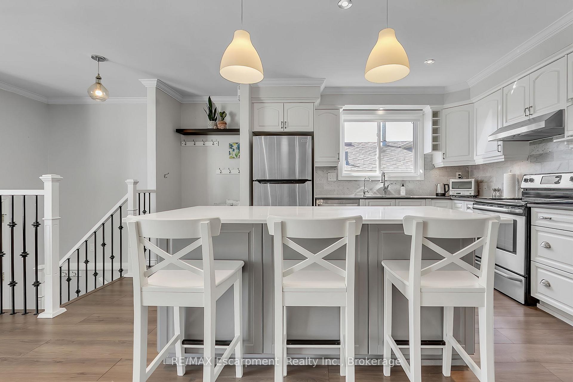Photo 9 of 2379 Malcolm Crescent, Burlington, Brant Hills — HOMEH