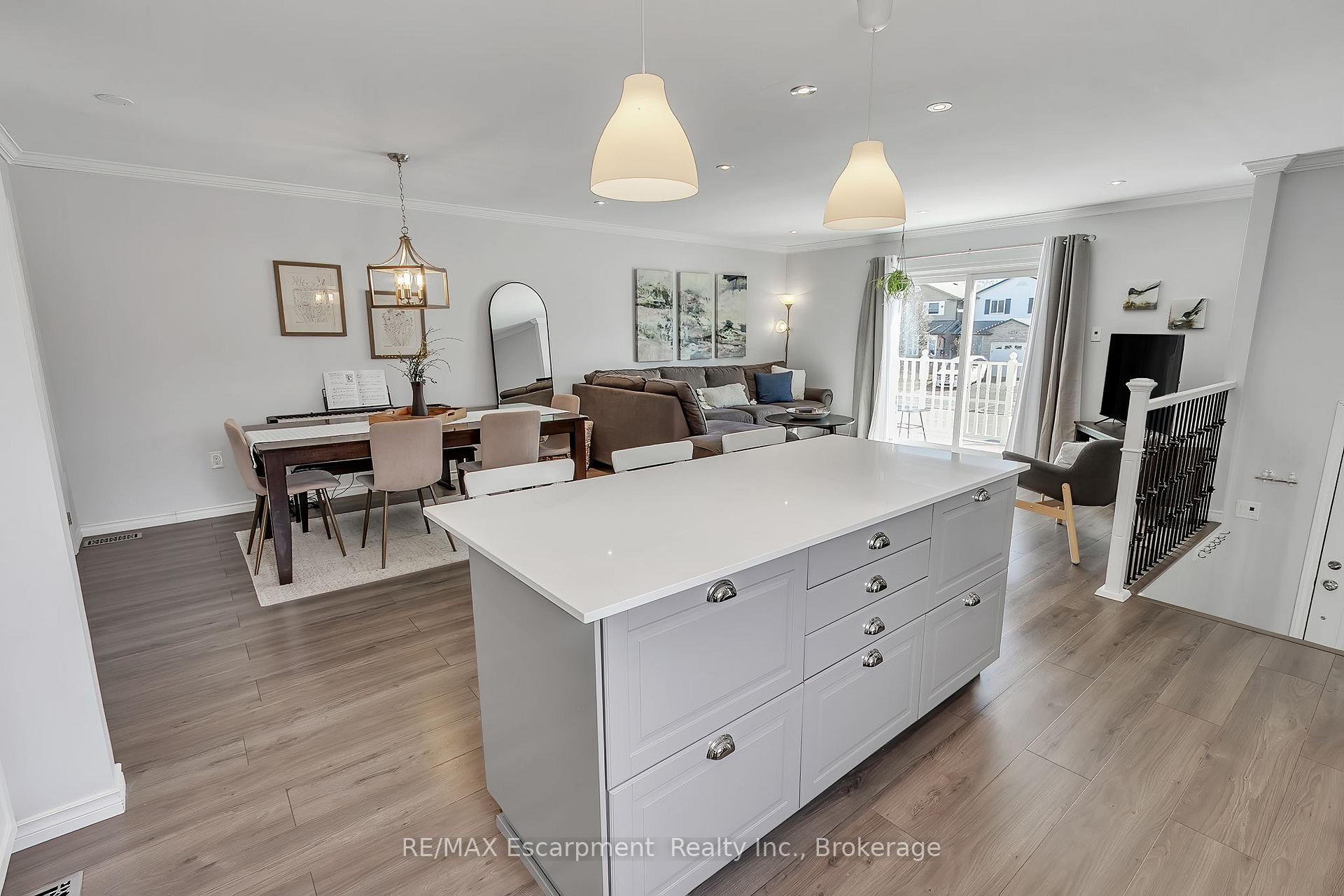 Photo 12 of 2379 Malcolm Crescent, Burlington, Brant Hills — HOMEH