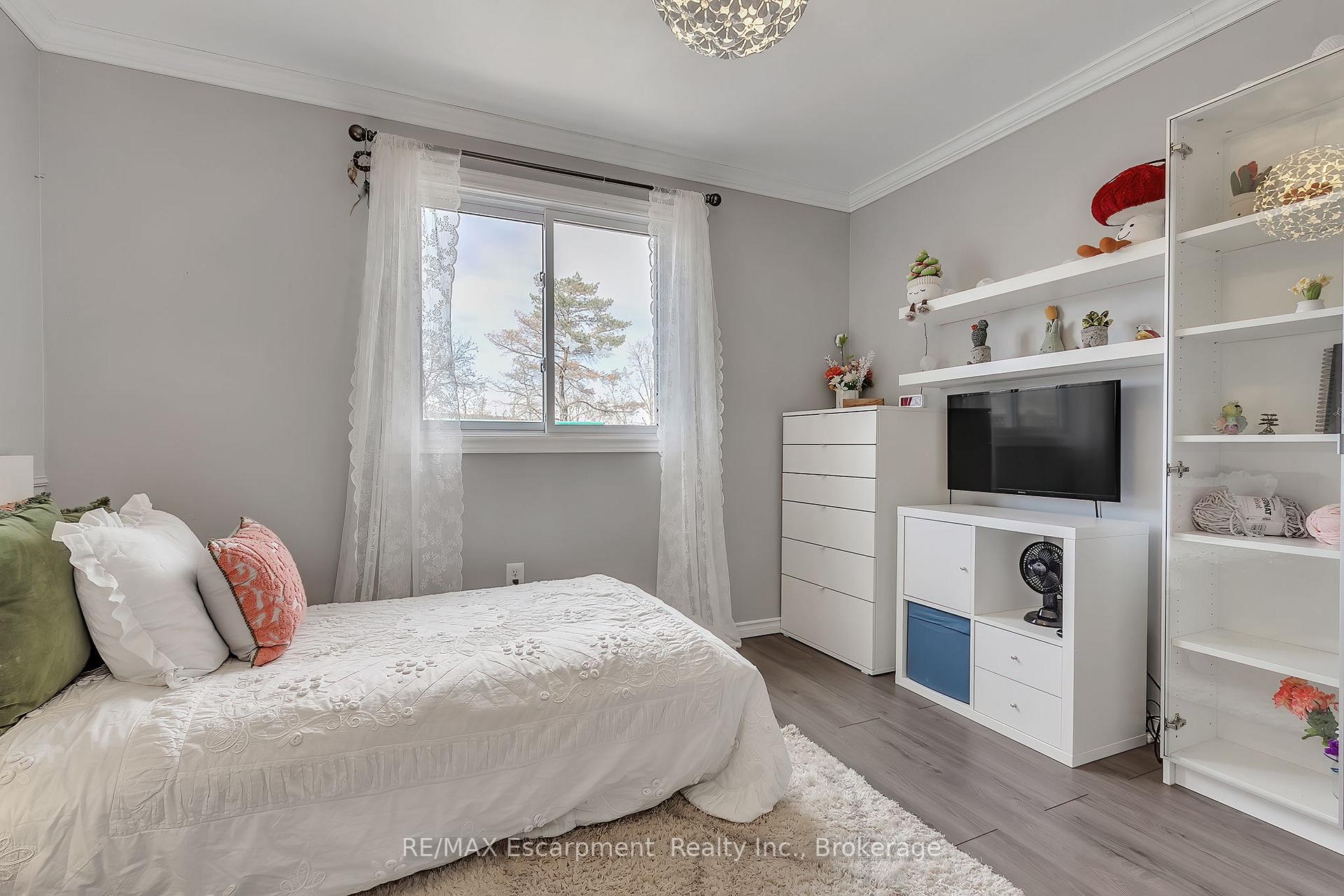 Photo 29 of 2379 Malcolm Crescent, Burlington, Brant Hills — HOMEH