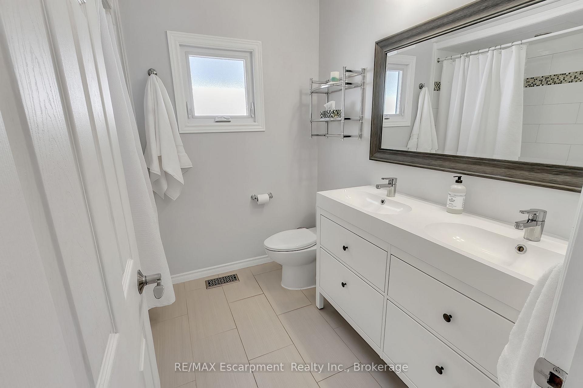 Photo 34 of 2379 Malcolm Crescent, Burlington, Brant Hills — HOMEH