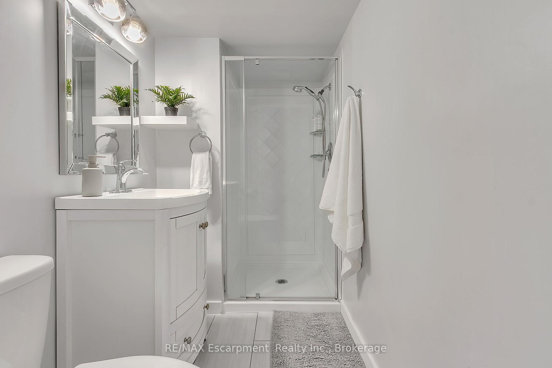 Photo 43 of 2379 Malcolm Crescent, Burlington, Brant Hills — HOMEH