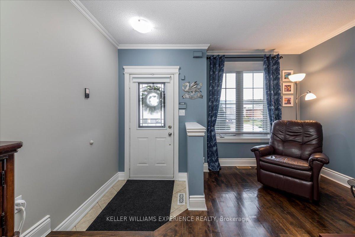 Photo 5 of 25 Gross Drive, Barrie, Edgehill Drive — HOMEH