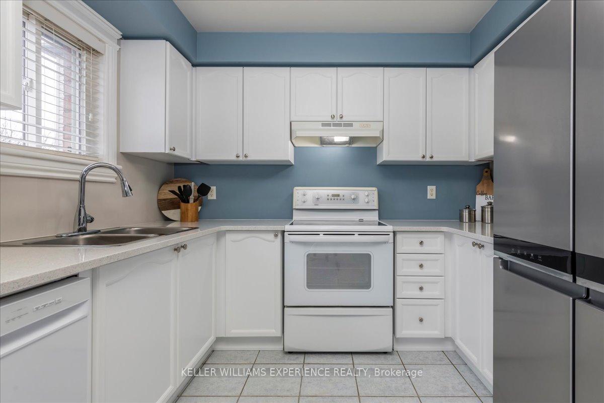 Photo 11 of 25 Gross Drive, Barrie, Edgehill Drive — HOMEH