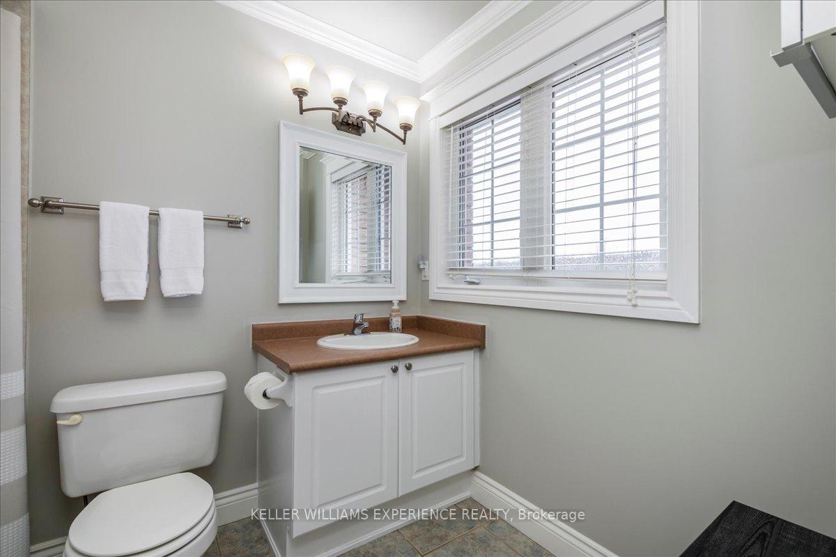 Photo 17 of 25 Gross Drive, Barrie, Edgehill Drive — HOMEH