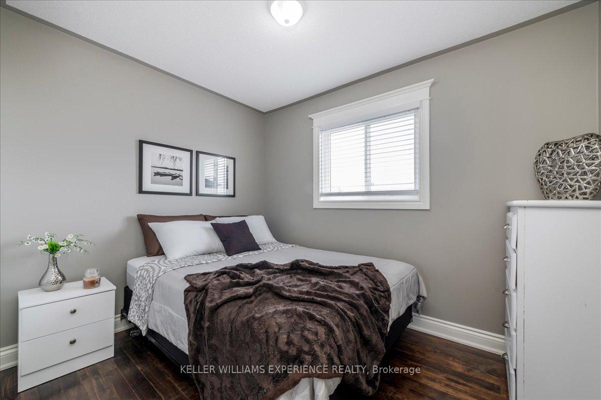 Photo 18 of 25 Gross Drive, Barrie, Edgehill Drive — HOMEH