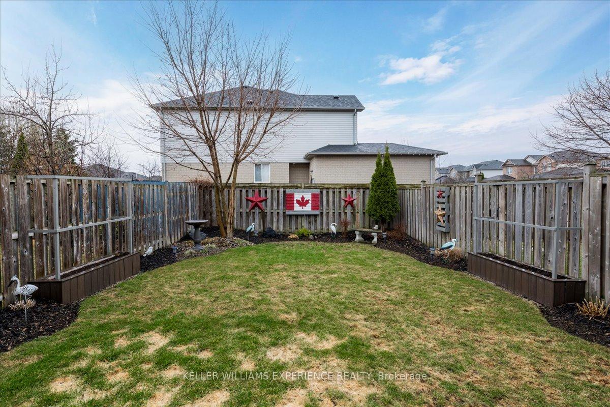 Photo 23 of 25 Gross Drive, Barrie, Edgehill Drive — HOMEH