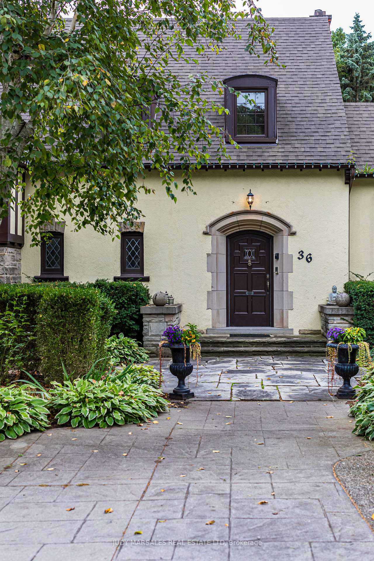 Photo 4 of 36 Cayley Street, Hamilton, Dundas — HOMEH