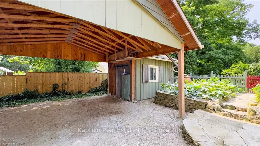 Photo 3 of 8 Bayfield Terrace, Bluewater, Bayfield — HOMEH