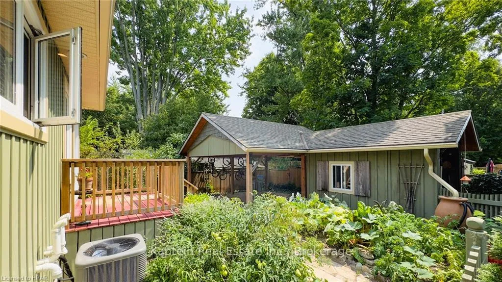 Photo 5 of 8 Bayfield Terrace, Bluewater, Bayfield — HOMEH