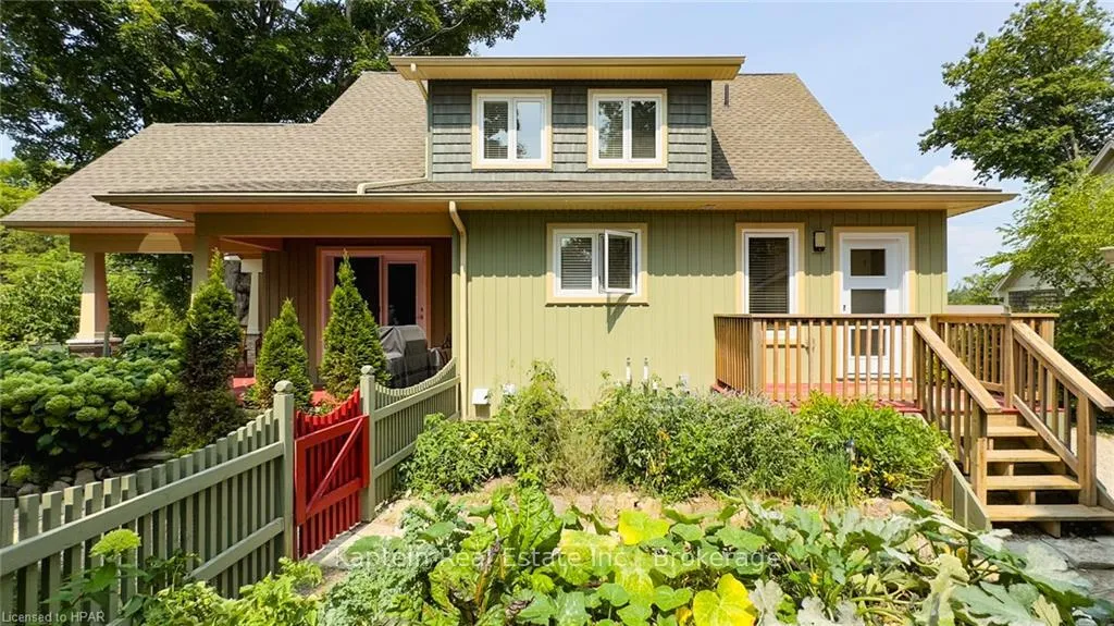 Photo 9 of 8 Bayfield Terrace, Bluewater, Bayfield — HOMEH