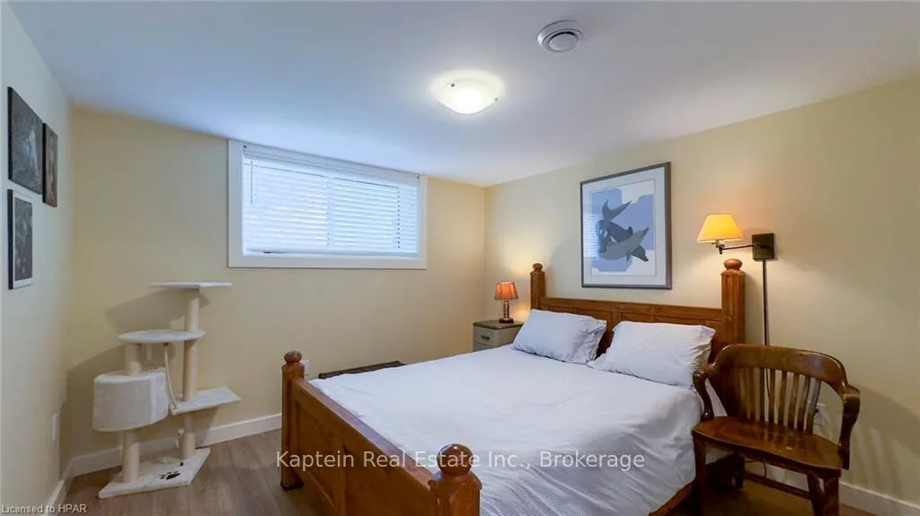 Photo 11 of 8 Bayfield Terrace, Bluewater, Bayfield — HOMEH