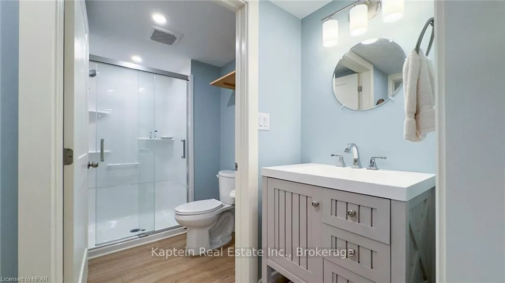 Photo 13 of 8 Bayfield Terrace, Bluewater, Bayfield — HOMEH