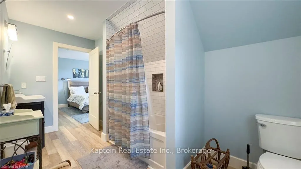 Photo 18 of 8 Bayfield Terrace, Bluewater, Bayfield — HOMEH
