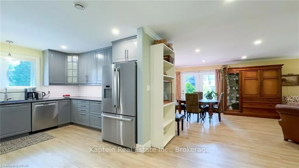 Photo 34 of 8 Bayfield Terrace, Bluewater, Bayfield — HOMEH