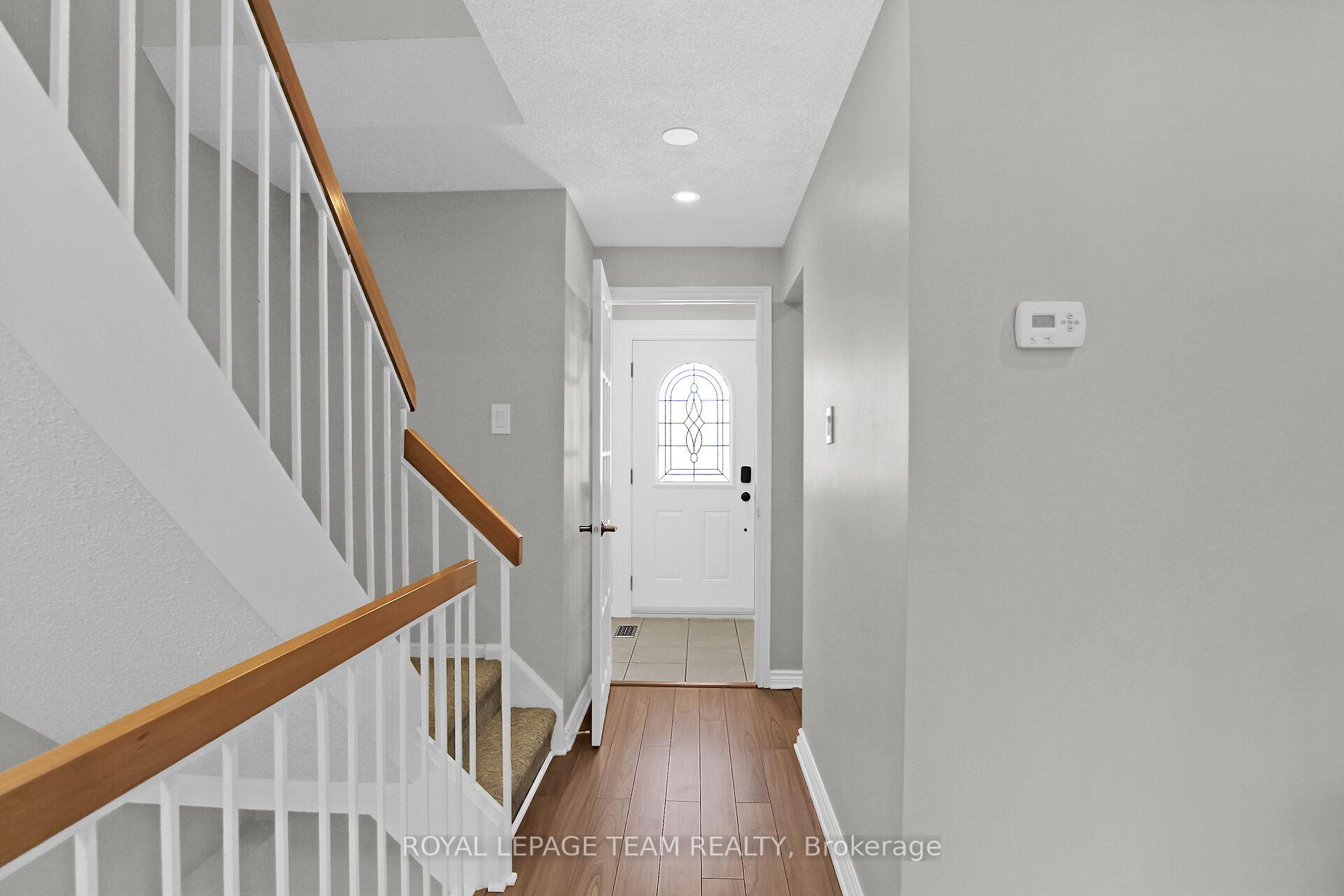 Photo 2 of 25 Whelan Drive, Ottawa, Barrhaven - Pheasant Run — HOMEH